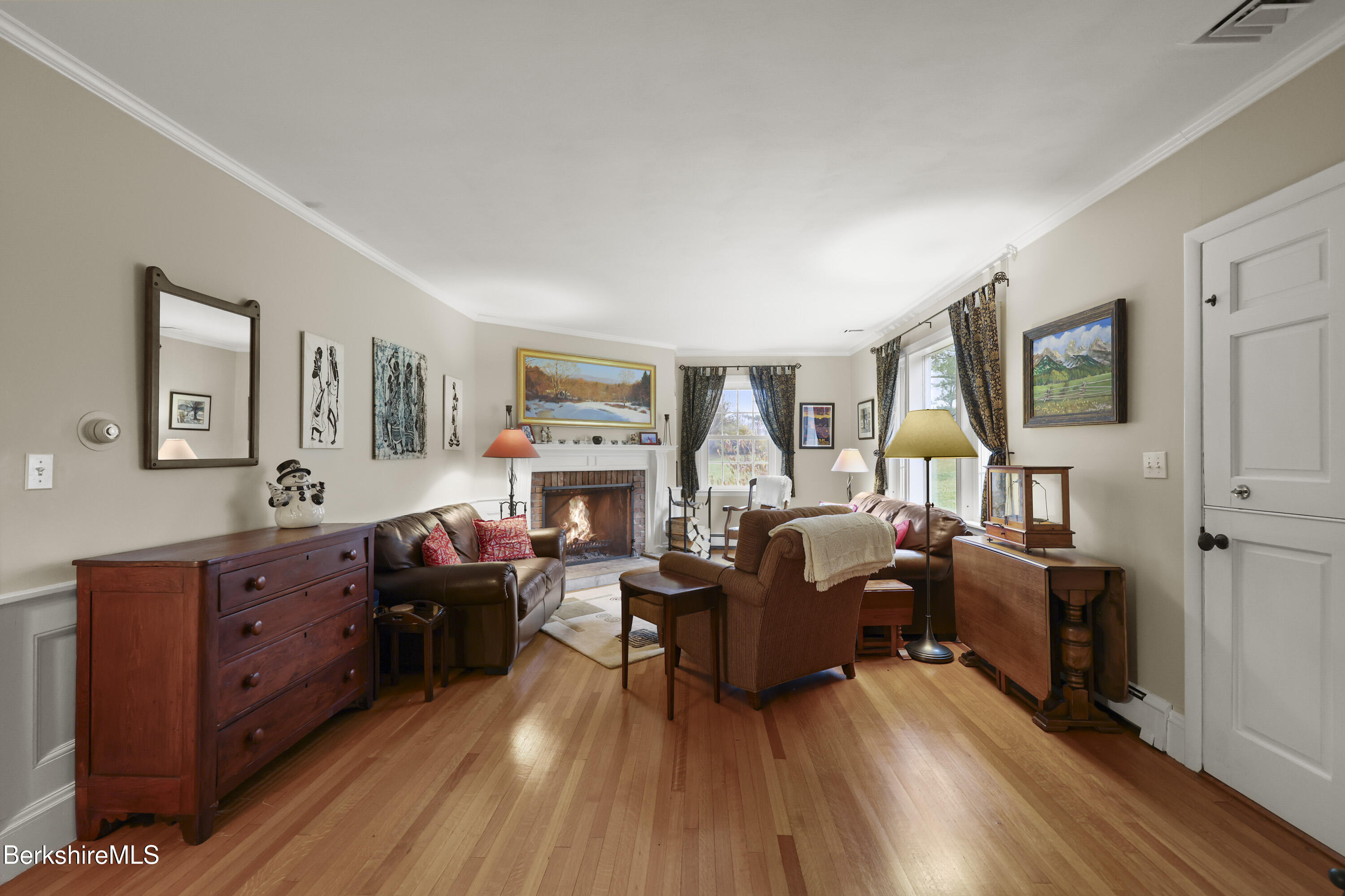 177 Thornliebank Road Williamstown, MA 01267 - Photo 6 of 69 30 Living Room