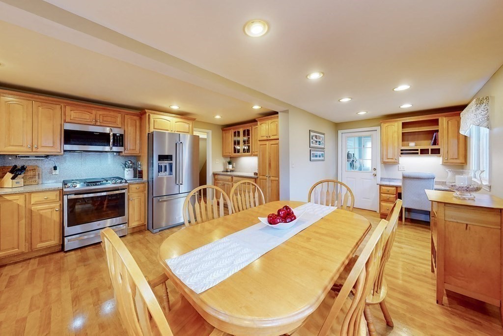 29 Standish Road Quincy, MA 02171 - Photo 8 of 40 Gallery Image 8