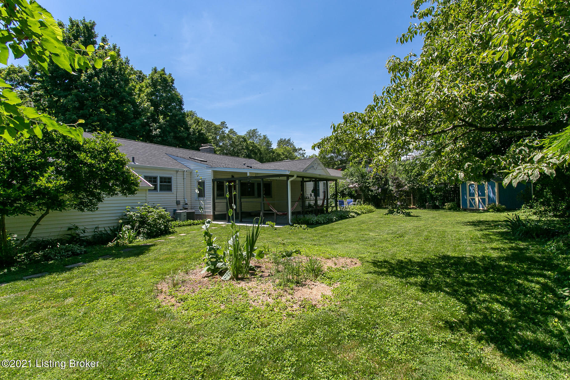 703 Rudy Lane Louisville, KY 40207 - Photo 52 of 61 403 Rudy Ln-54