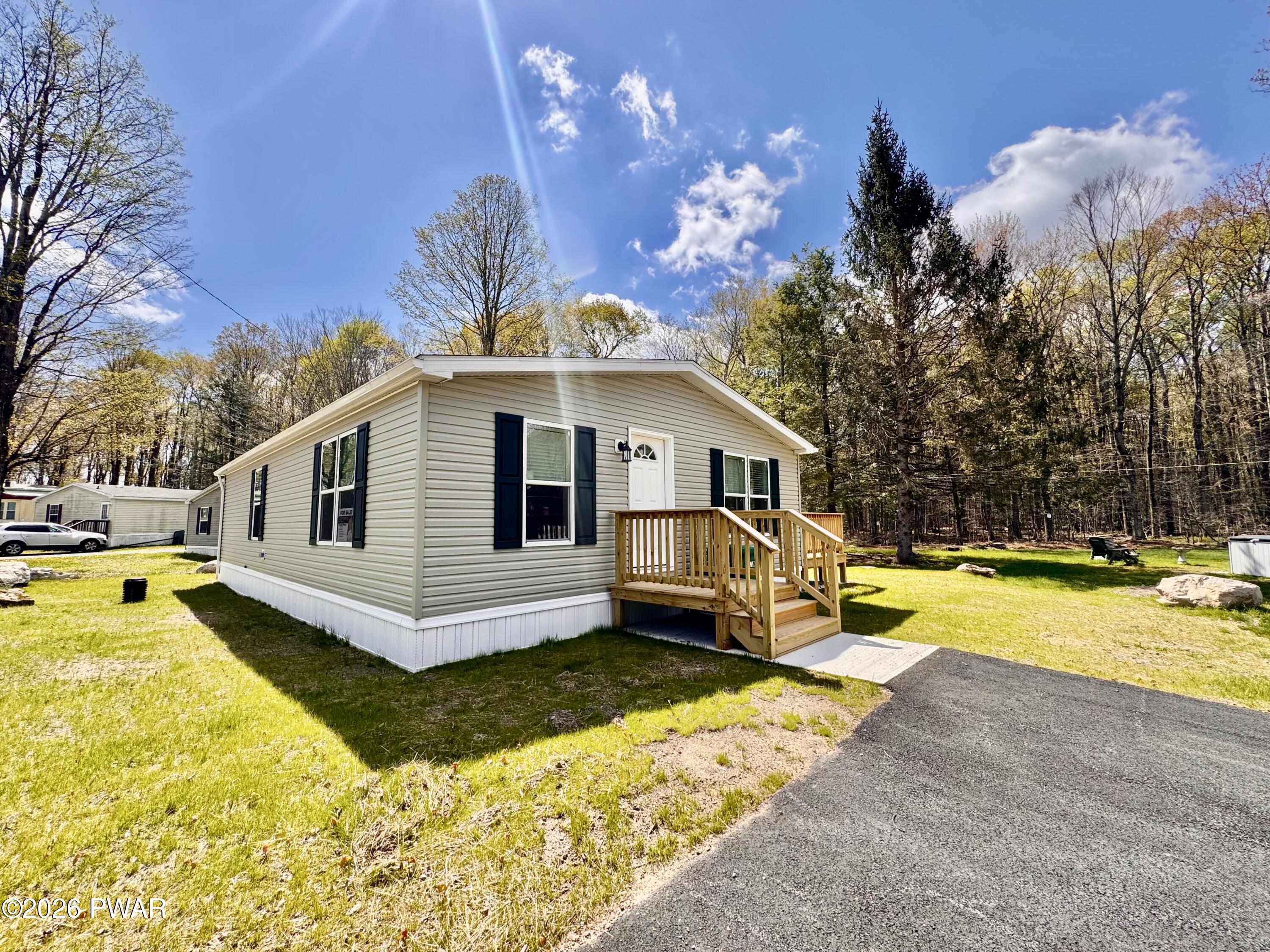 115 Middle Road Greentown, PA 18426 - Photo 8 of 56
