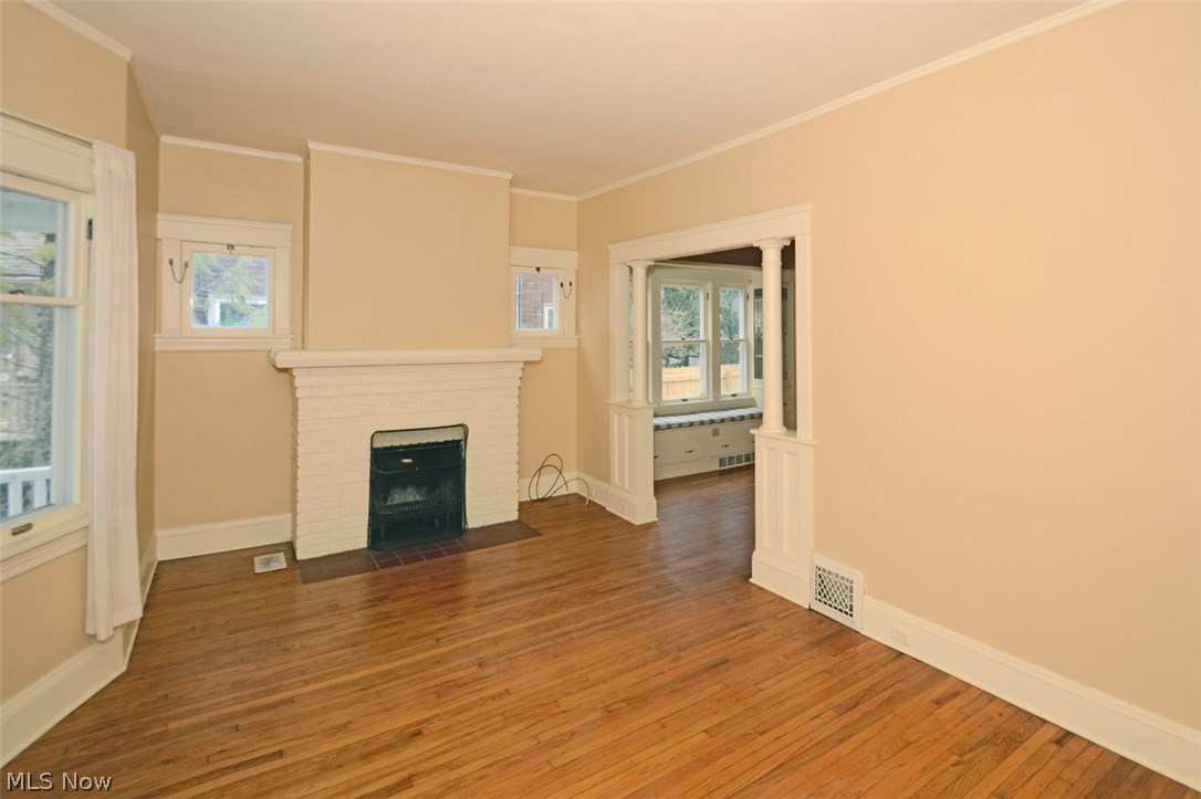 1507 Crest Road Cleveland, OH 44121 - Photo 7 of 34