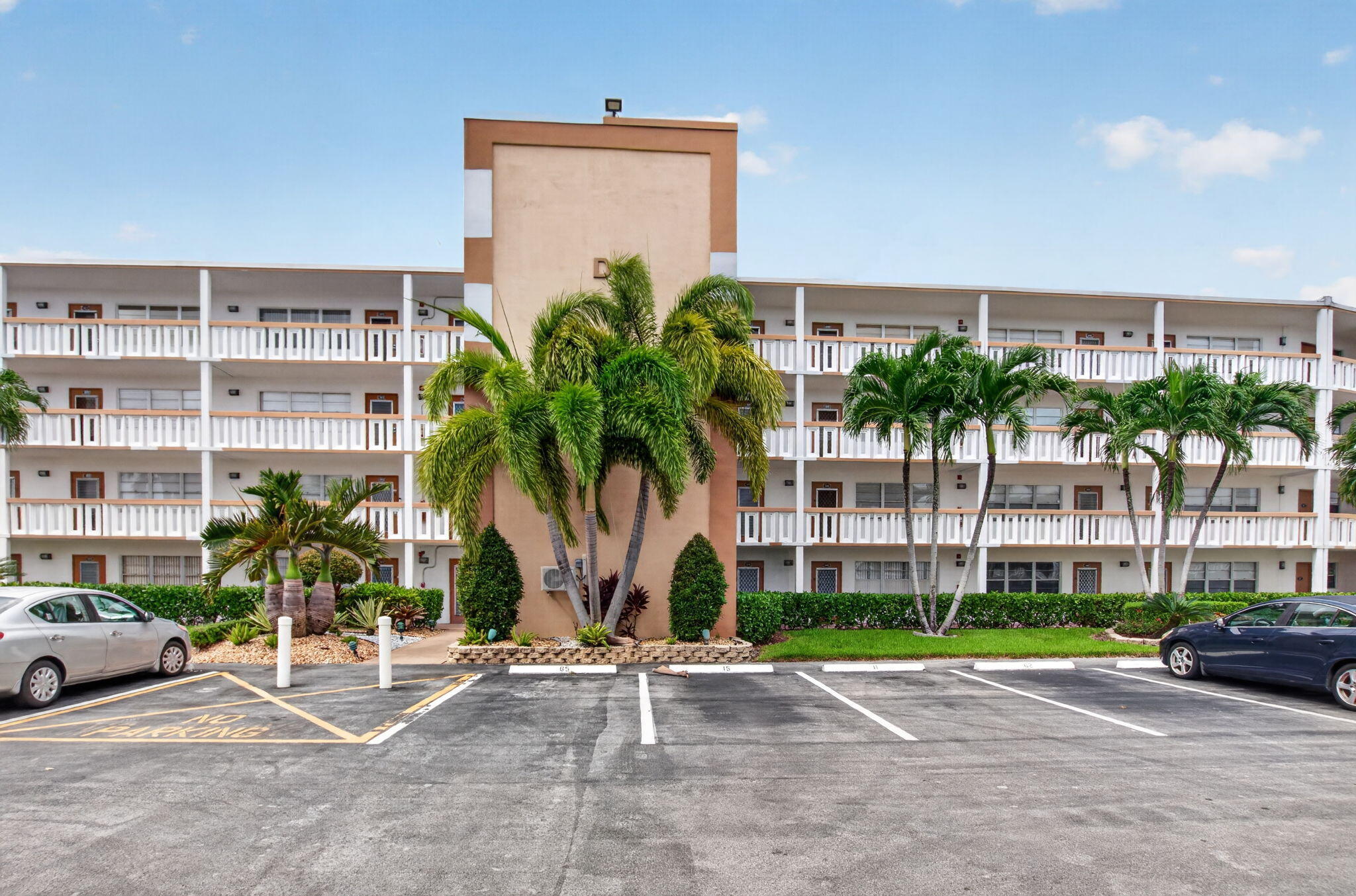 4071 Cornwall East Boca Raton, FL 33434 - Photo 2 of 86 2-web-or-mls-DSC_8242