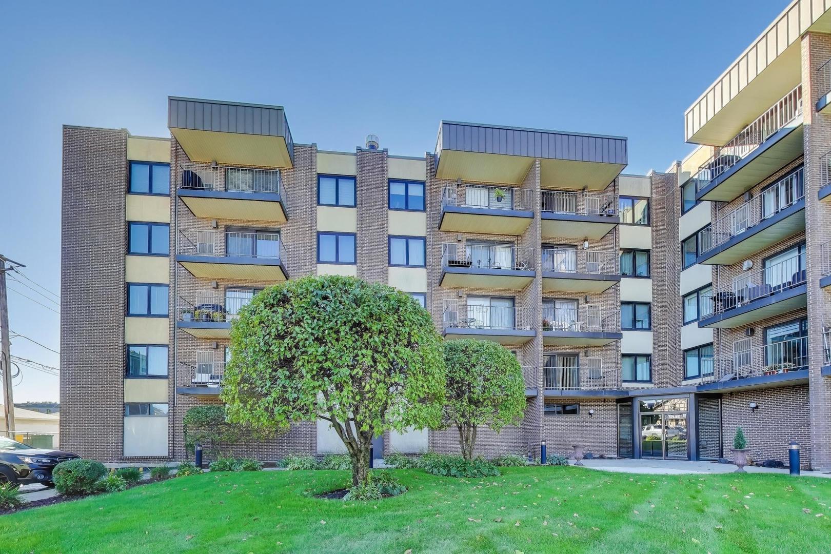 a view of outdoor space yard and front view of a building