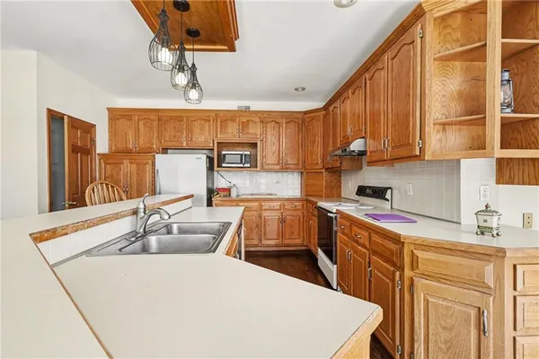 $625,000 | 30640 West 215th Street, Spring Hill, KS 66083