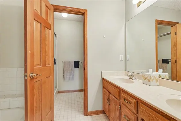 $625,000 | 30640 West 215th Street, Spring Hill, KS 66083