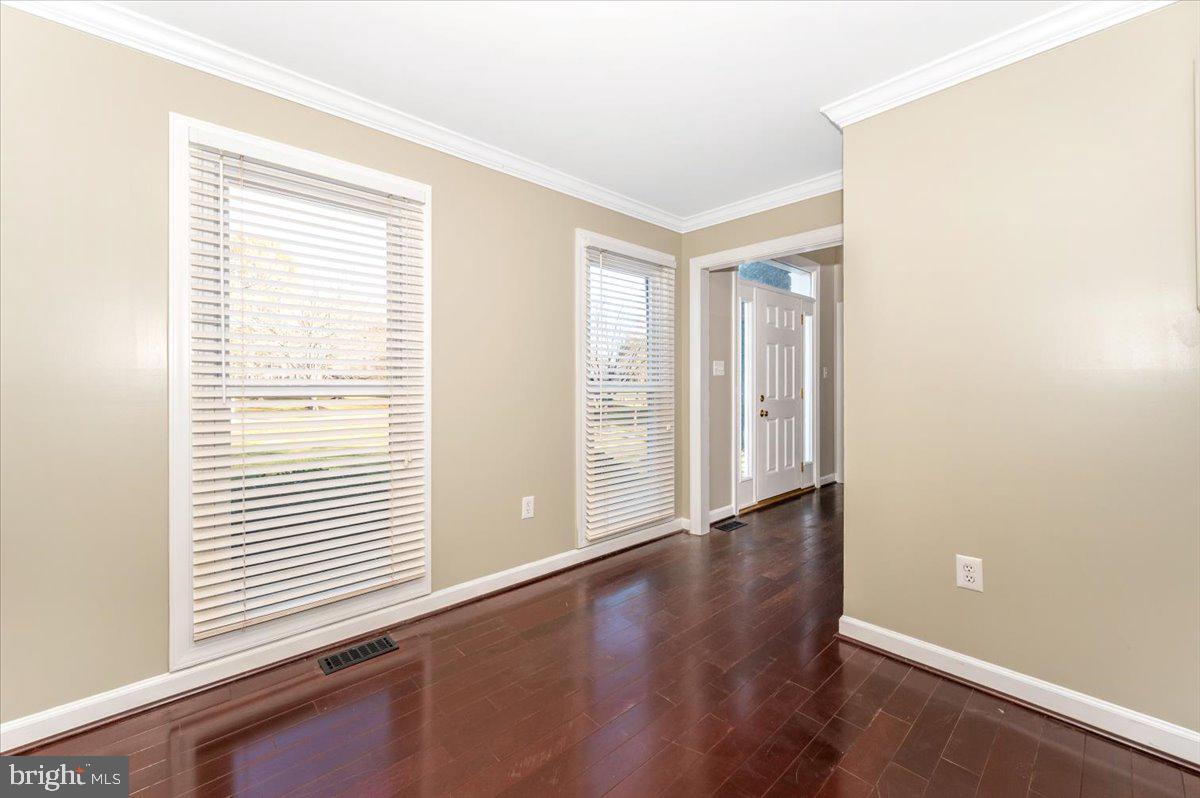 17914 Hickman Street Poolesville, MD 20837 - Photo 13 of 91