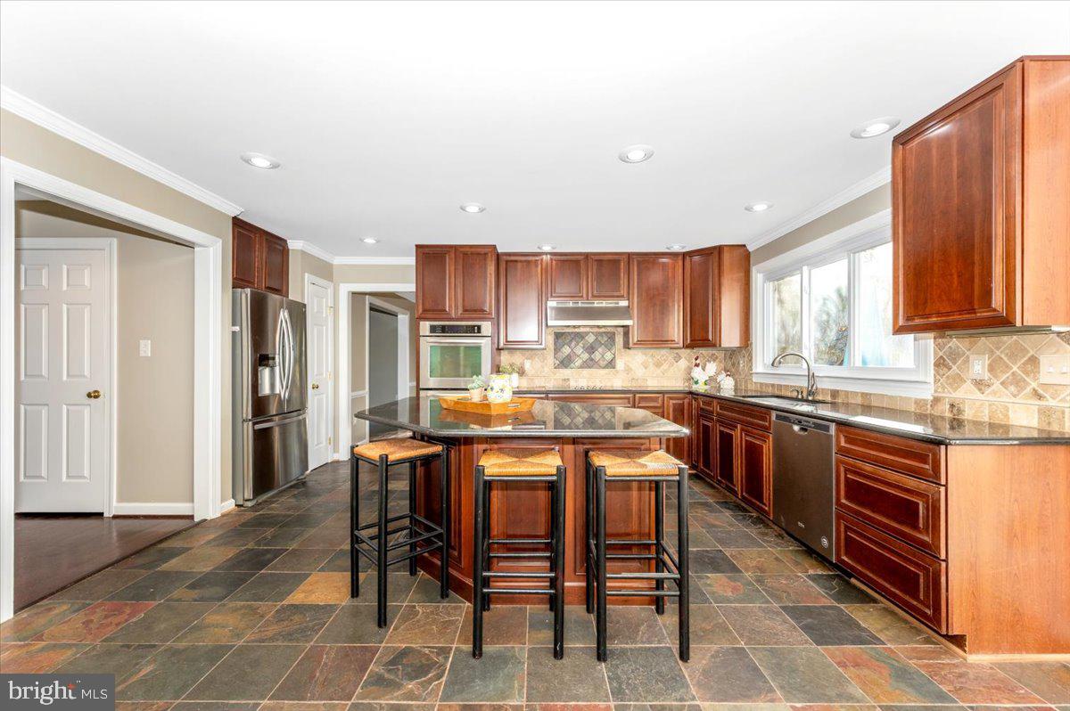 17914 Hickman Street Poolesville, MD 20837 - Photo 15 of 91 Large Center Island!