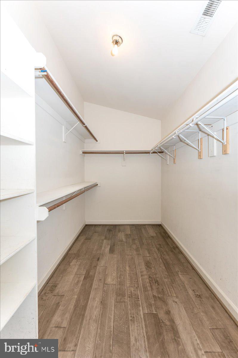 17914 Hickman Street Poolesville, MD 20837 - Photo 36 of 91 Walk-in closet!
