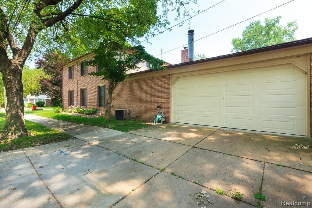 1997 Severn Road Grosse Pointe, MI 48236 - Photo 33 of 35 1997-Severn-038.jpg