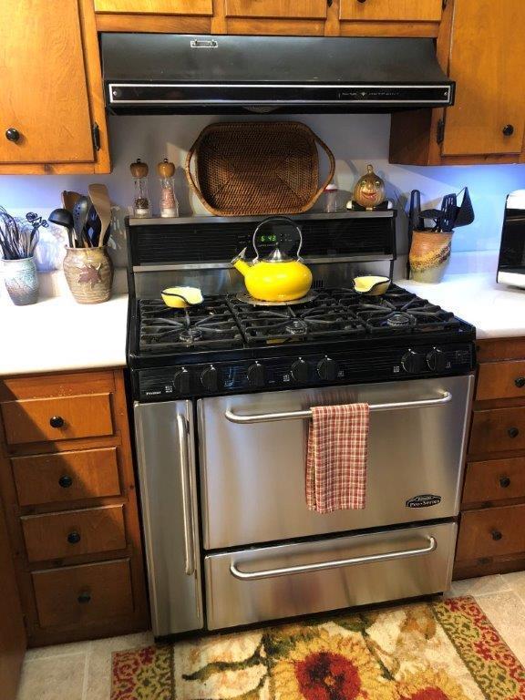 904 East Pond Road Smithfield, ME 04978 - Photo 6 of 42 Kitchen