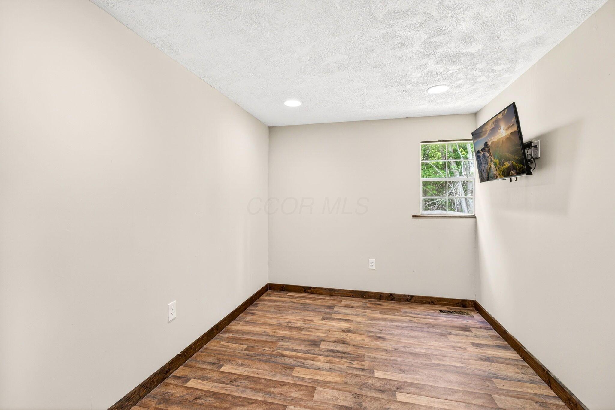 183 Loop Road Piketon, OH 45661 - Photo 27 of 36 27. Bedroom 2