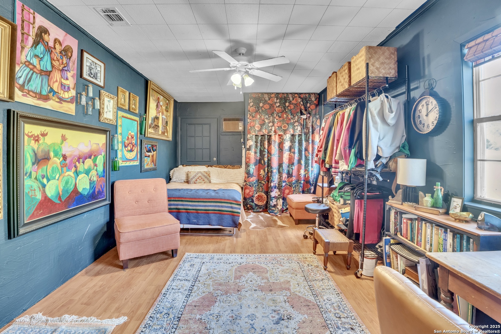 470 Rutledge Road Poteet, TX 78065 - Photo 23 of 40 a living room with furniture and a window