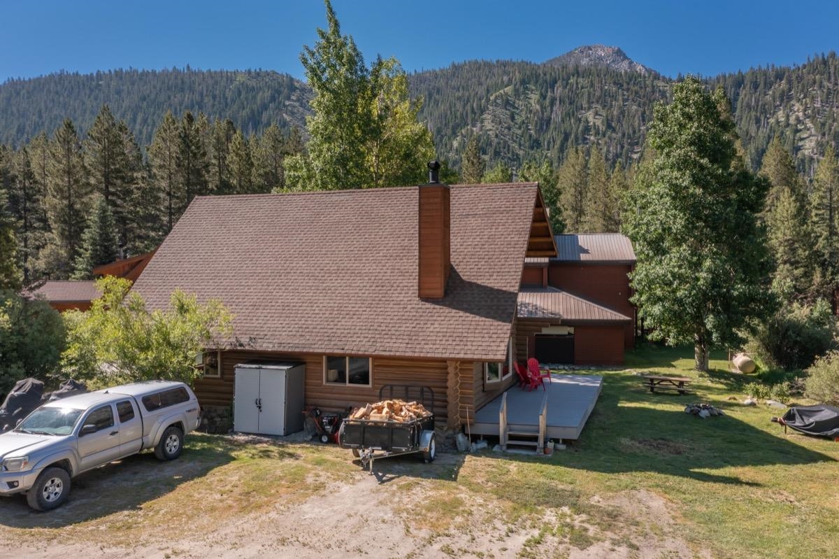 64 Carson Street June Lake, CA 93529 - Photo 34 of 47 an aerial view of a house with a yard
