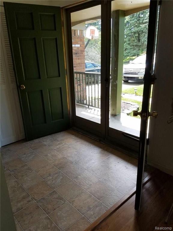 2833 Sandhurst Rochester Hills, MI 48307 - Photo 30 of 61
