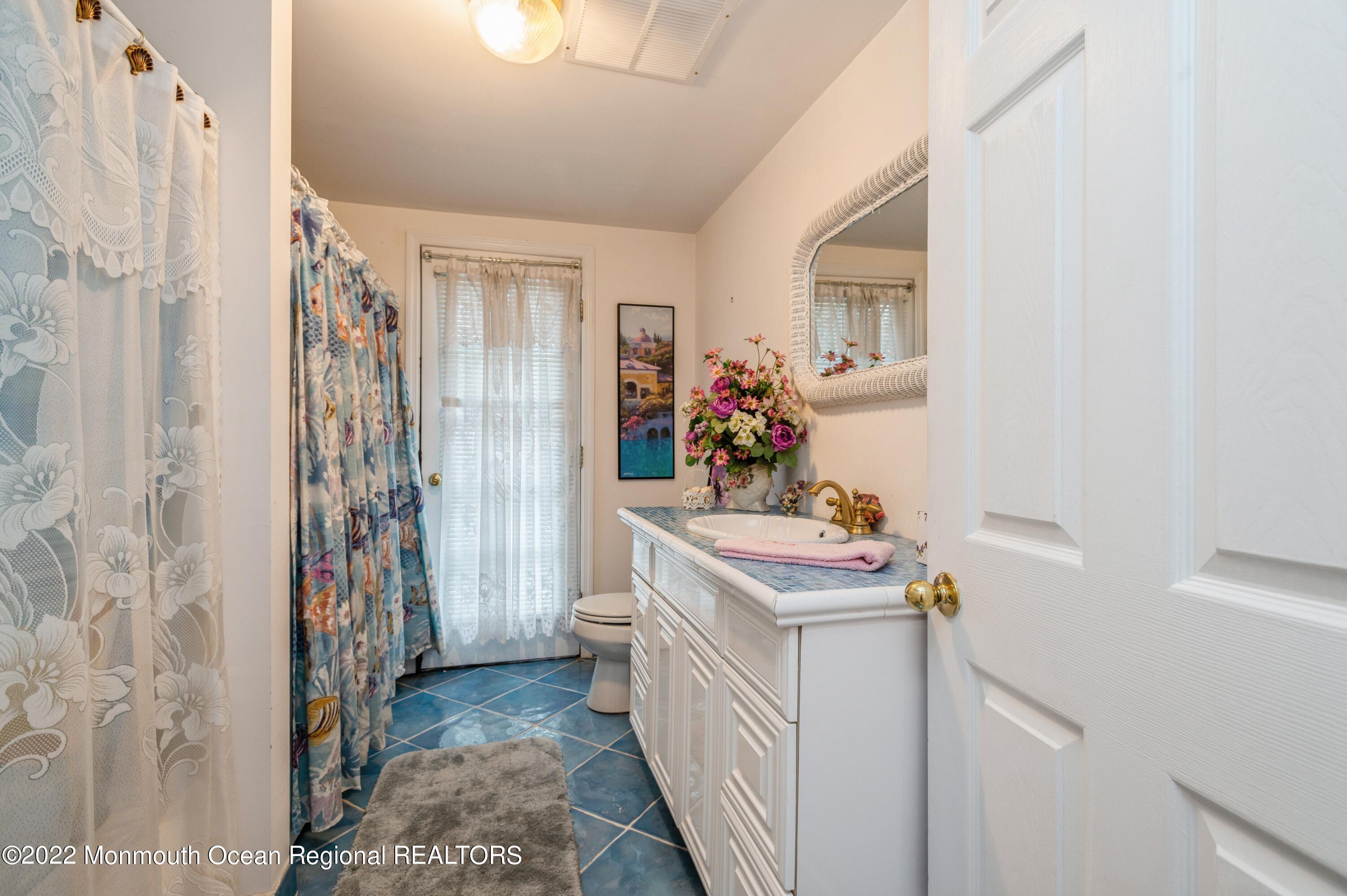 178 Cedarhurst Road Brick, NJ 08723 - Photo 22 of 25 22_178CedarhurstRd_323_Bathroom_HiRes