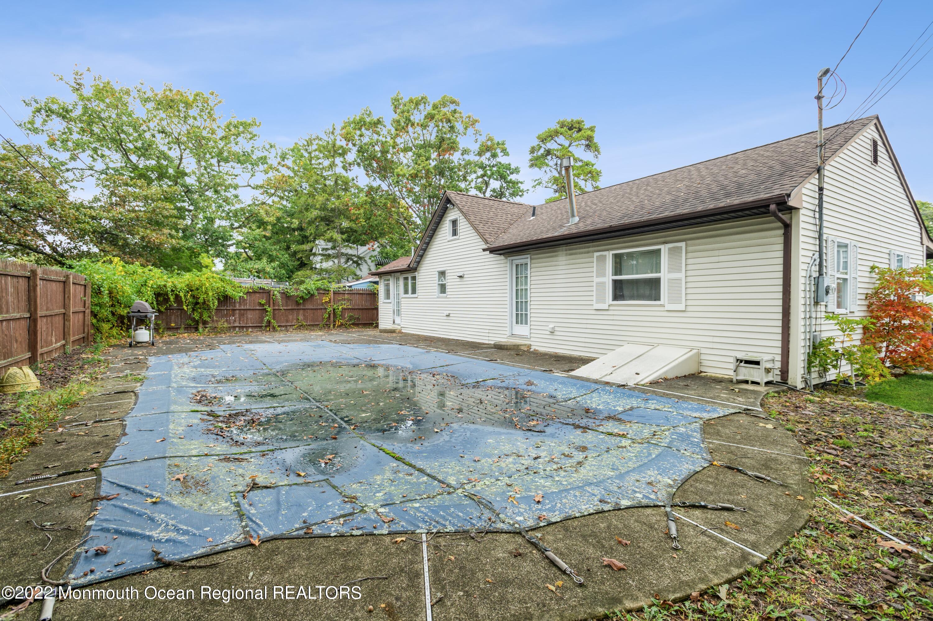178 Cedarhurst Road Brick, NJ 08723 - Photo 25 of 25 25_178CedarhurstRd_59_RearView_HiRes