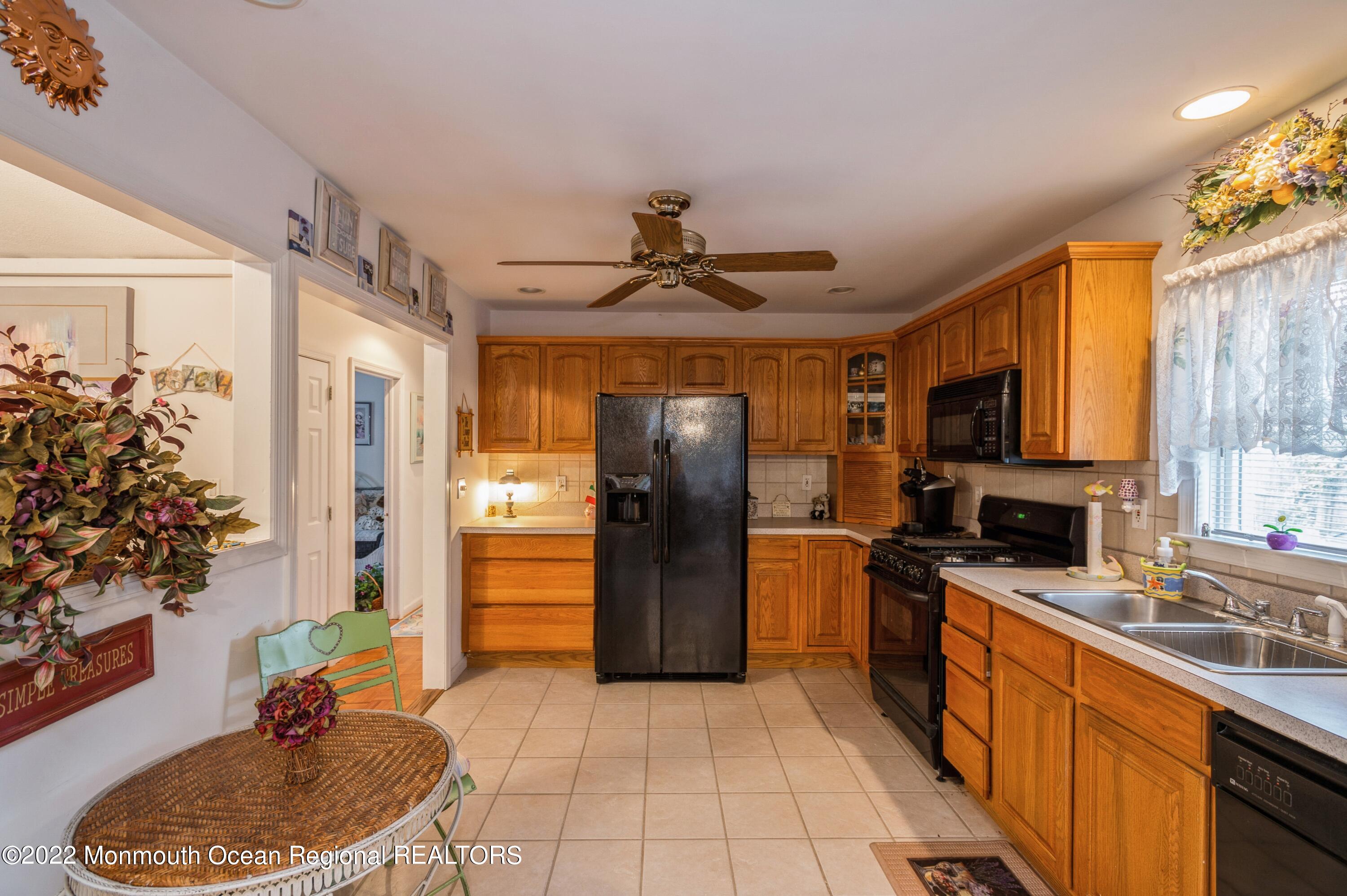 178 Cedarhurst Road Brick, NJ 08723 - Photo 8 of 25 08_178CedarhurstRd_5_Kitchen_HiRes