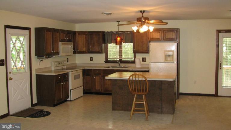 4848 Buffalo Road Mount Airy, MD 21771 - Photo 3 of 18 Kitchen