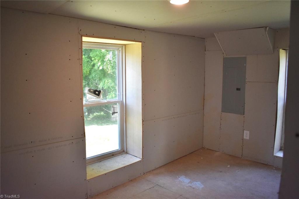 802 Spring Street Mount Airy, NC 27030 - Photo 28 of 29