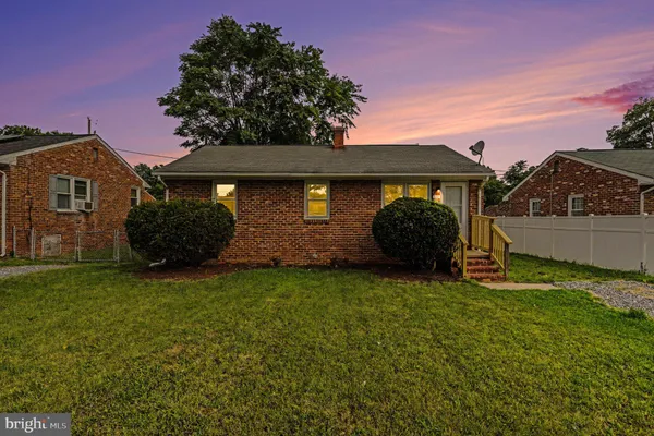 $289,900 | 207 South Street, Fredericksburg, VA 22401