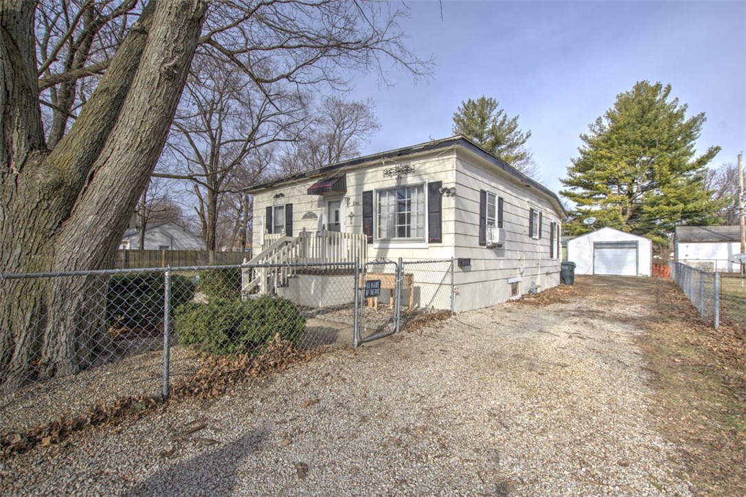 3146 East Garfield Avenue Decatur, IL 62526 - Photo 5 of 21 Gallery Image 5