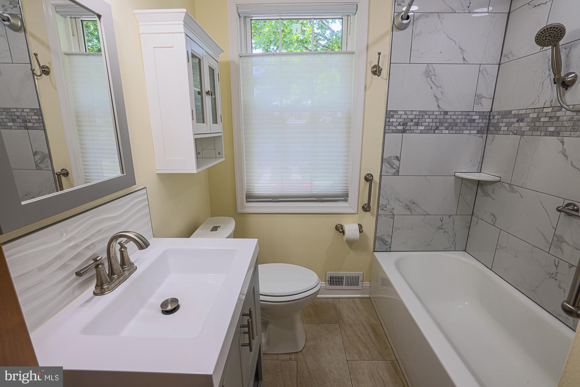 214 Overbrook Road Baltimore, MD 21212 - Photo 9 of 24 Modern bathroom with elegant finishes.
