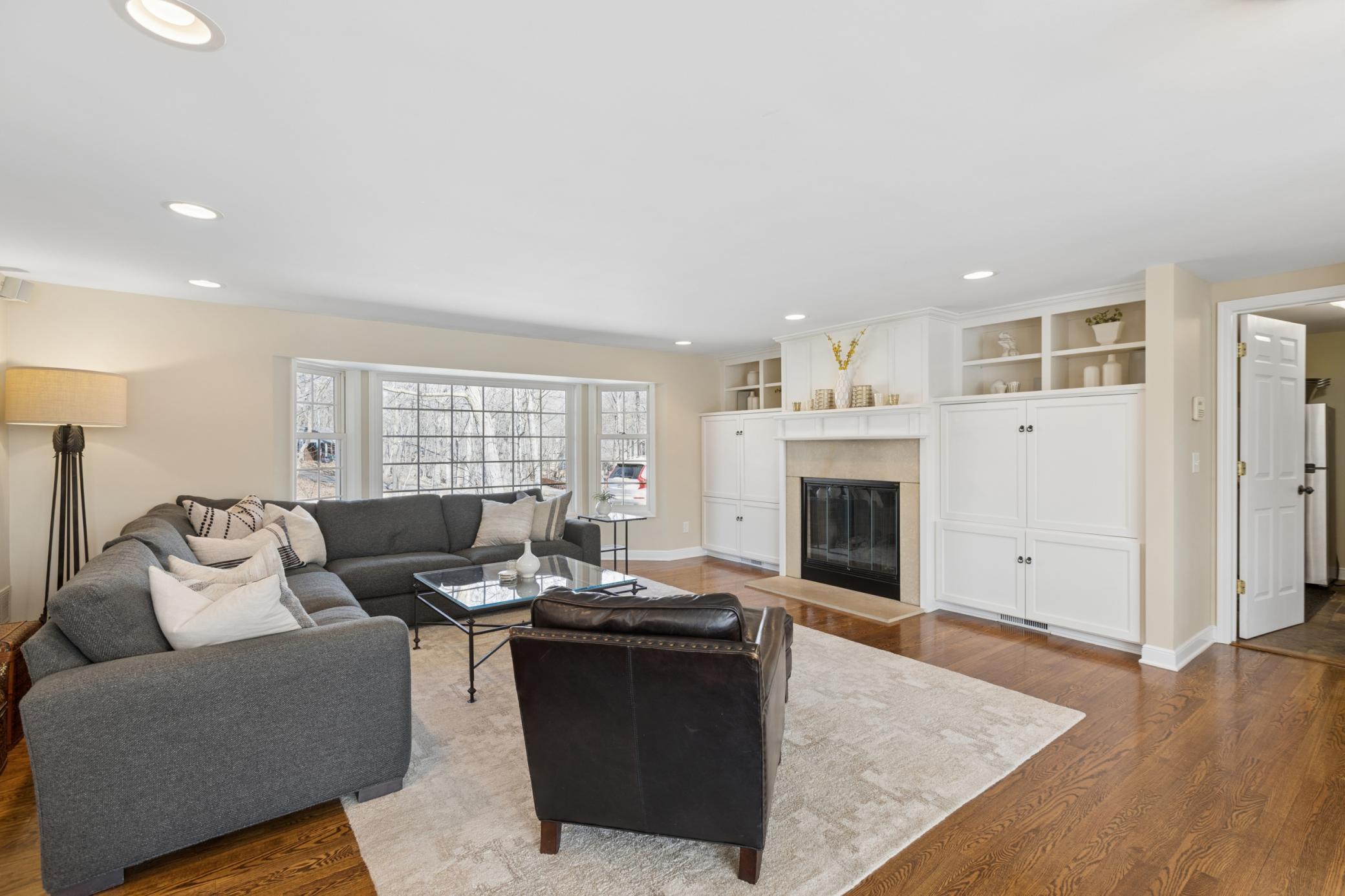 4645 Eastwood Road Minnetonka, MN 55345 - Photo 18 of 39