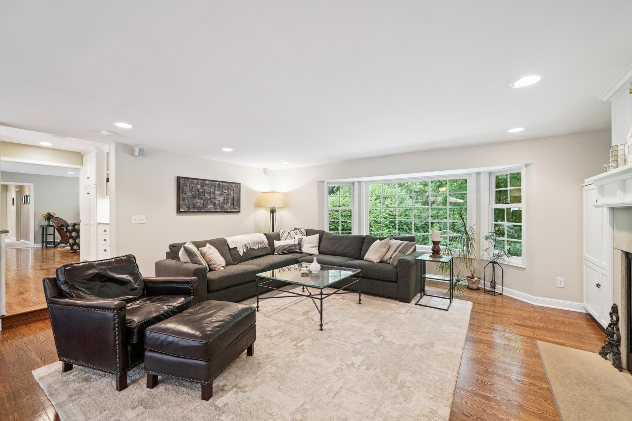 4645 Eastwood Road Minnetonka, MN 55345 - Photo 19 of 39