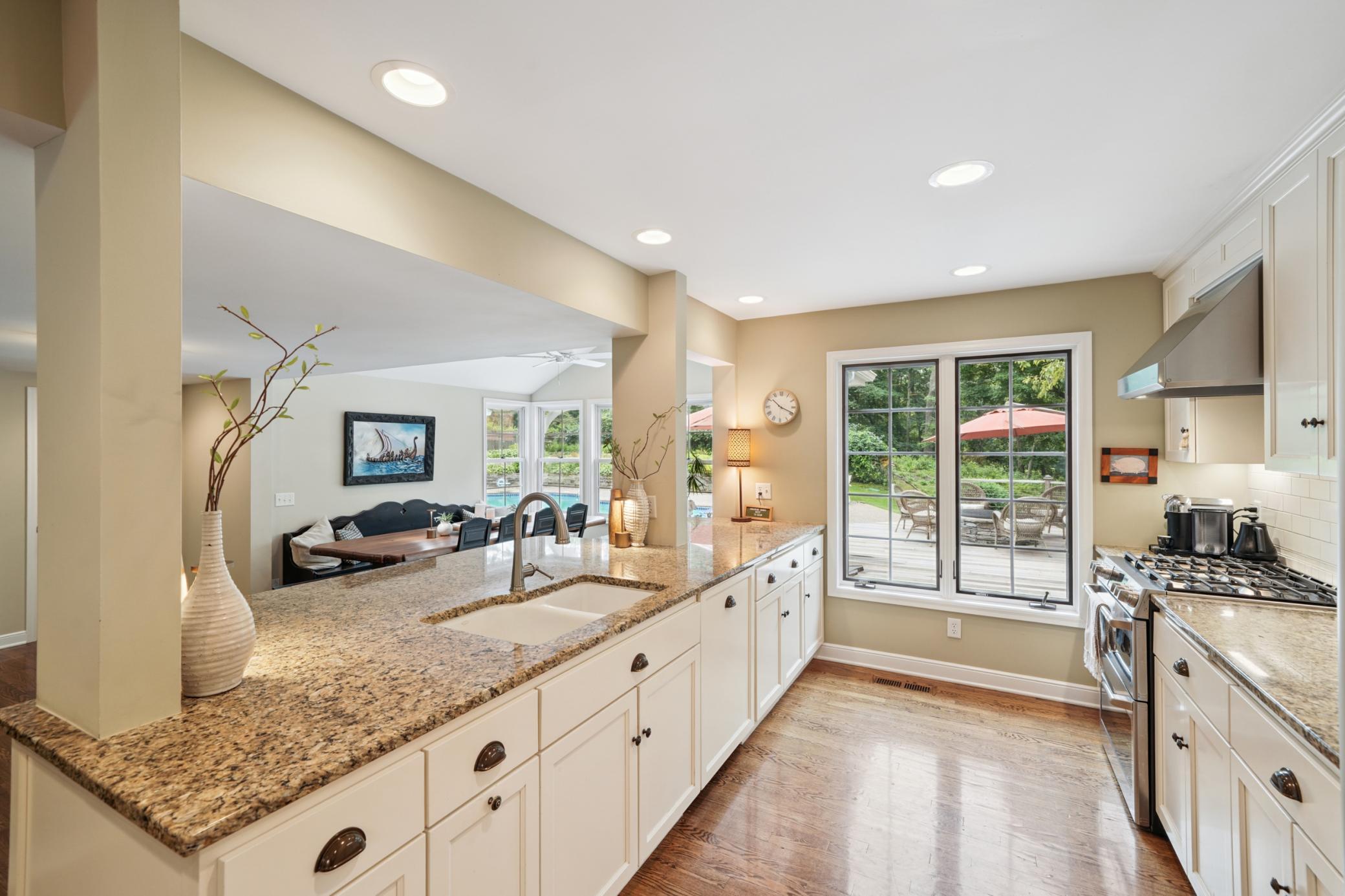 4645 Eastwood Road Minnetonka, MN 55345 - Photo 9 of 39