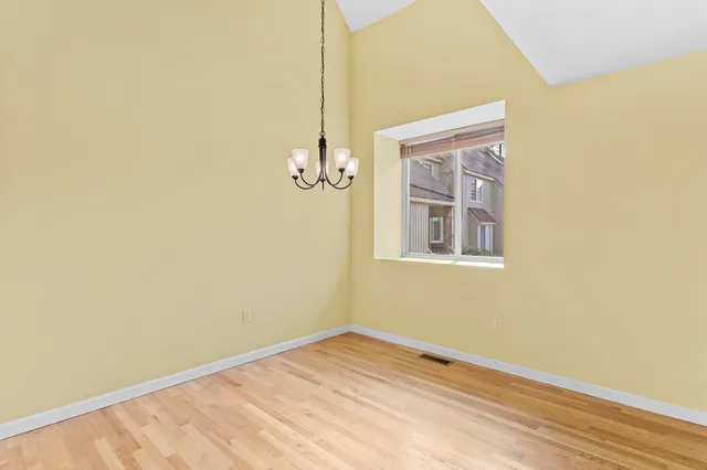 $299,900 | 7 Suffolk Court, Bedford, NH 03110