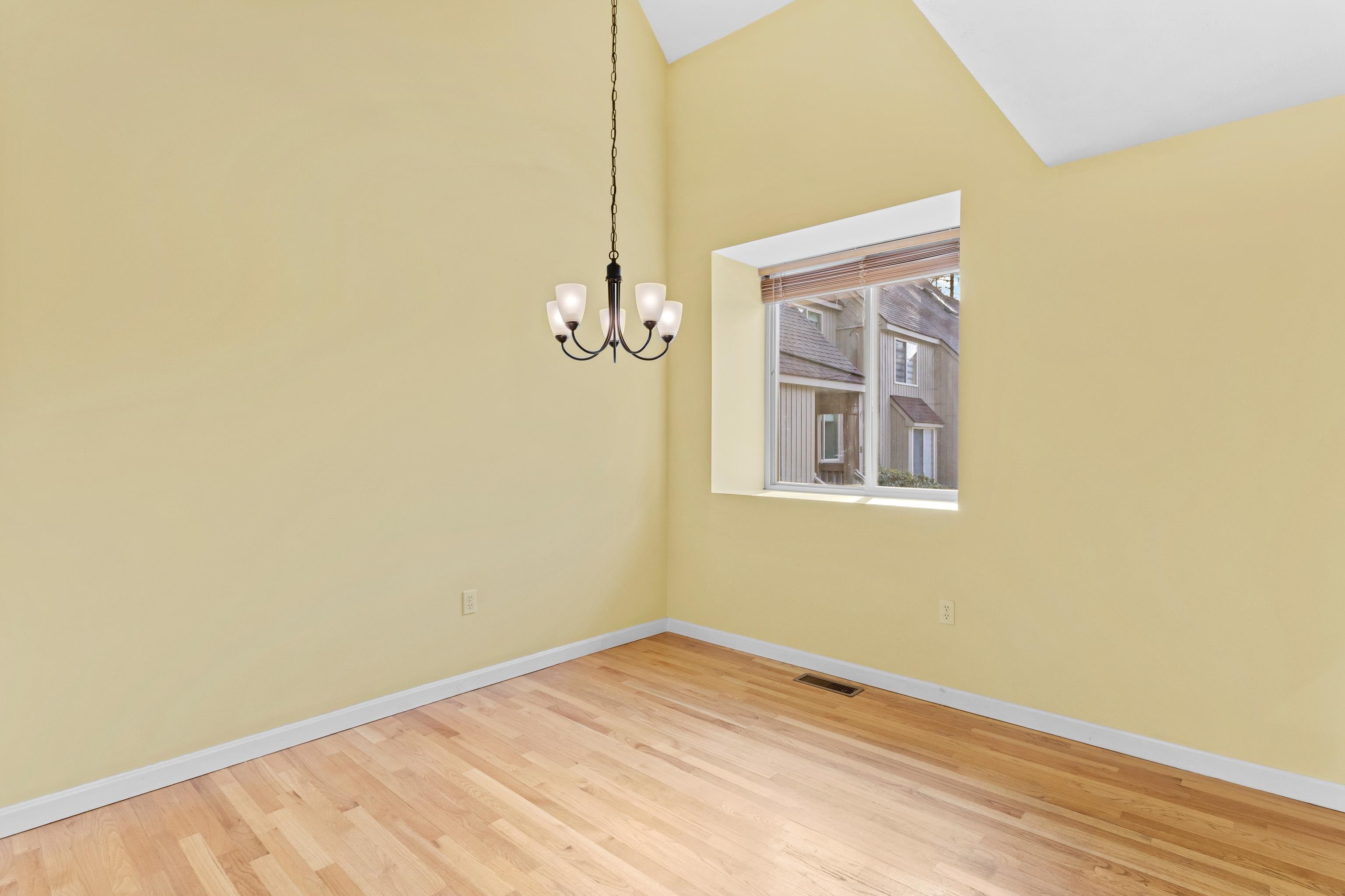 7 Suffolk Court Bedford, NH 03110 - Photo 11 of 39