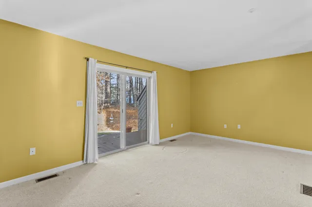 $299,900 | 7 Suffolk Court, Bedford, NH 03110