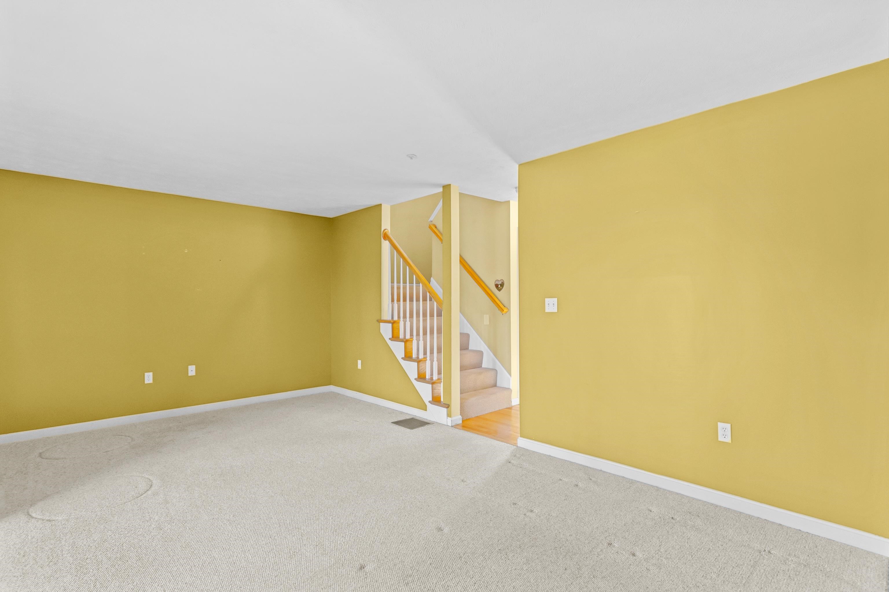 7 Suffolk Court Bedford, NH 03110 - Photo 16 of 39