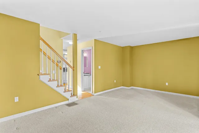 $299,900 | 7 Suffolk Court, Bedford, NH 03110