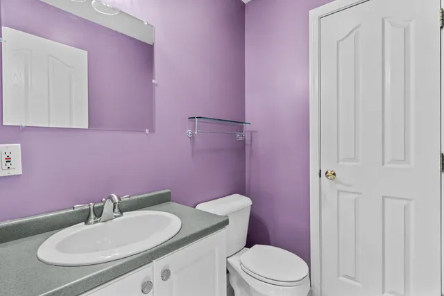 $299,900 | 7 Suffolk Court, Bedford, NH 03110