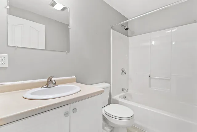 $299,900 | 7 Suffolk Court, Bedford, NH 03110