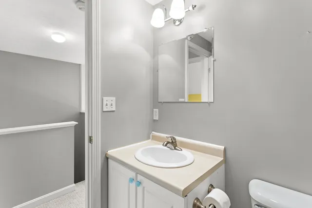 $299,900 | 7 Suffolk Court, Bedford, NH 03110