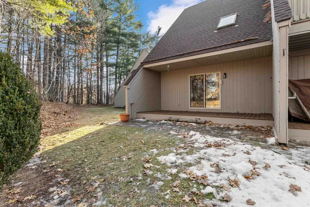 $299,900 | 7 Suffolk Court, Bedford, NH 03110