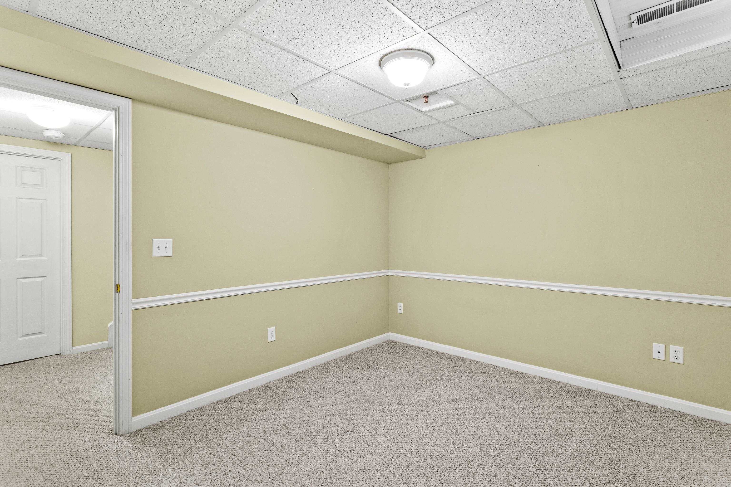 7 Suffolk Court Bedford, NH 03110 - Photo 31 of 39