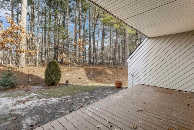 $299,900 | 7 Suffolk Court, Bedford, NH 03110