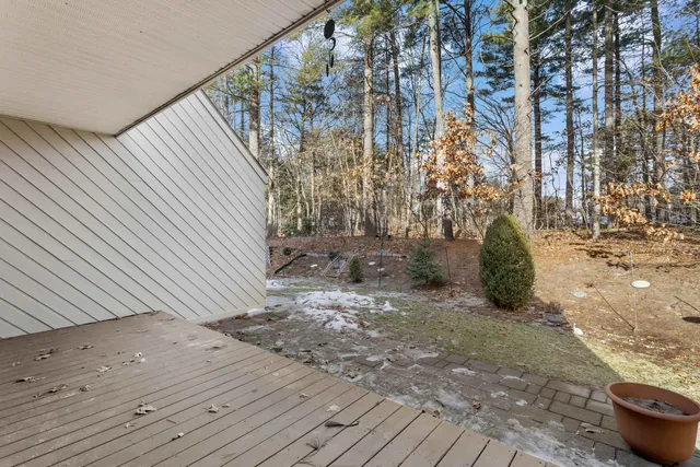 $299,900 | 7 Suffolk Court, Bedford, NH 03110