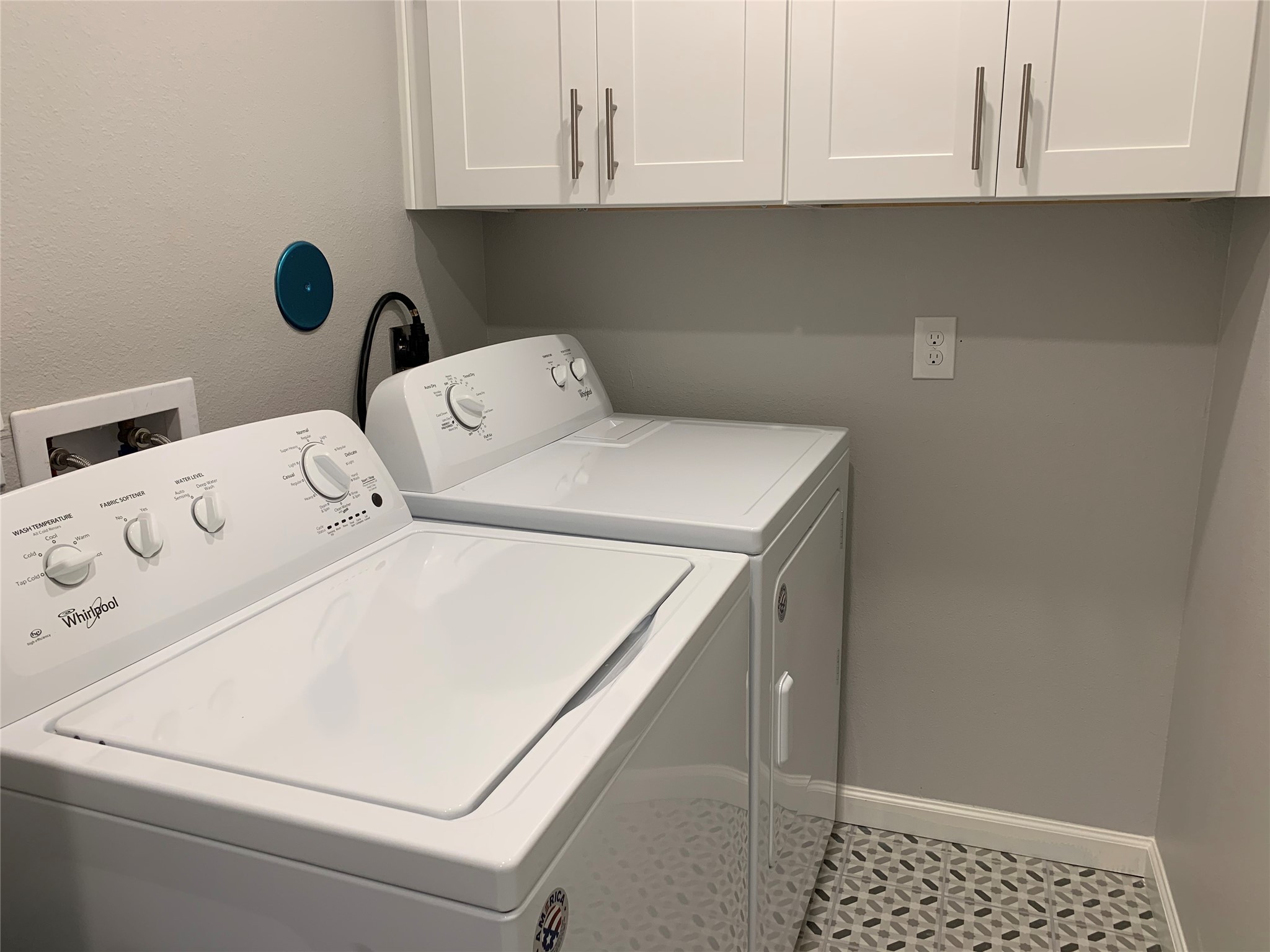 4221 Alvin Street, Unit A Houston, TX 77051 - Photo 10 of 15 a utility room with dryer and washer
