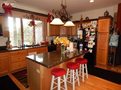 1136 Heatherwoode Road Flint, MI 48532 - Photo 5 of 19 20398637-4.JPG