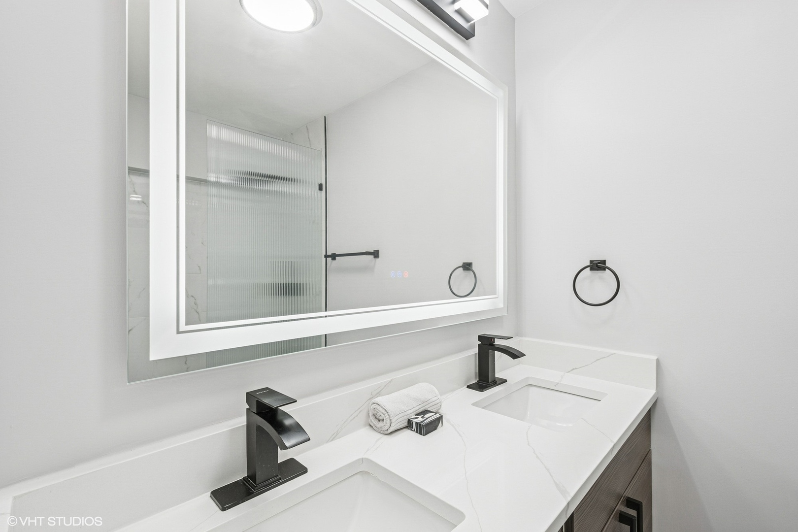 5455 North Sheridan Road, Unit 1606 Chicago, IL 60640 - Photo 19 of 26