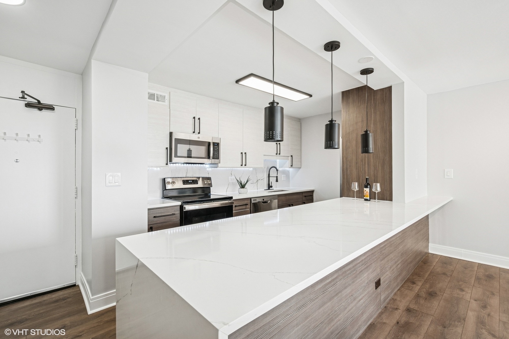 5455 North Sheridan Road, Unit 1606 Chicago, IL 60640 - Photo 5 of 26