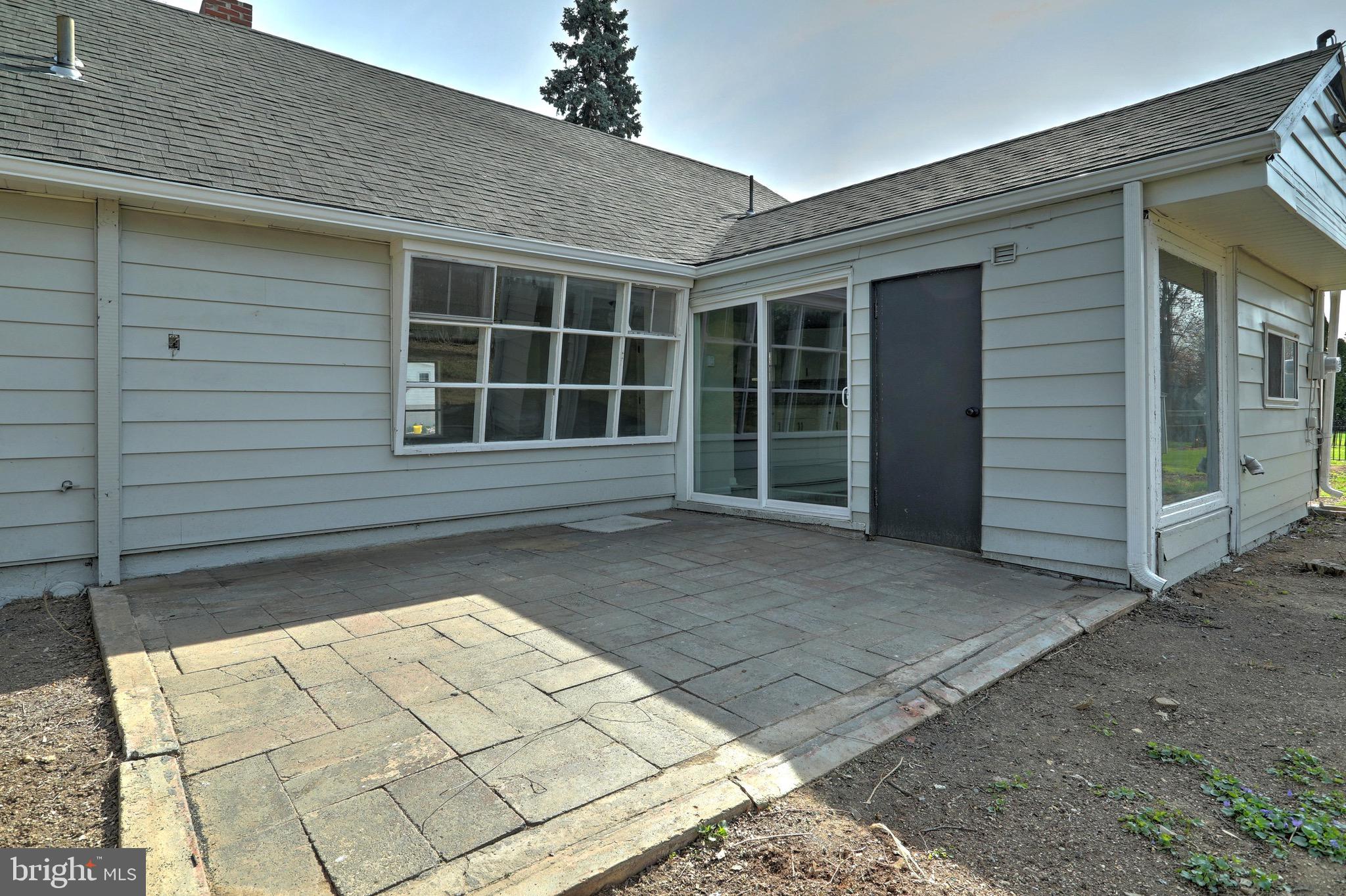 1436 Wogan Road York, PA 17404 - Photo 6 of 39