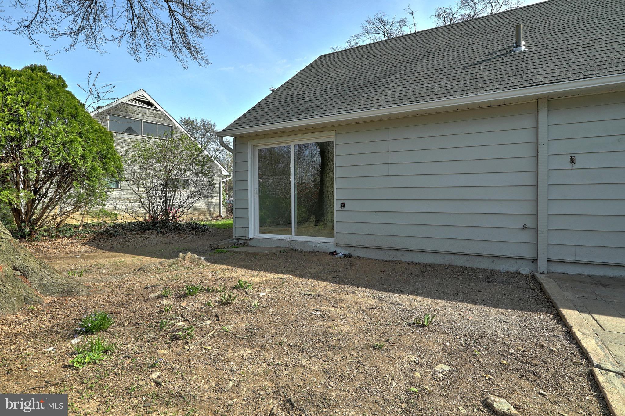 1436 Wogan Road York, PA 17404 - Photo 7 of 39