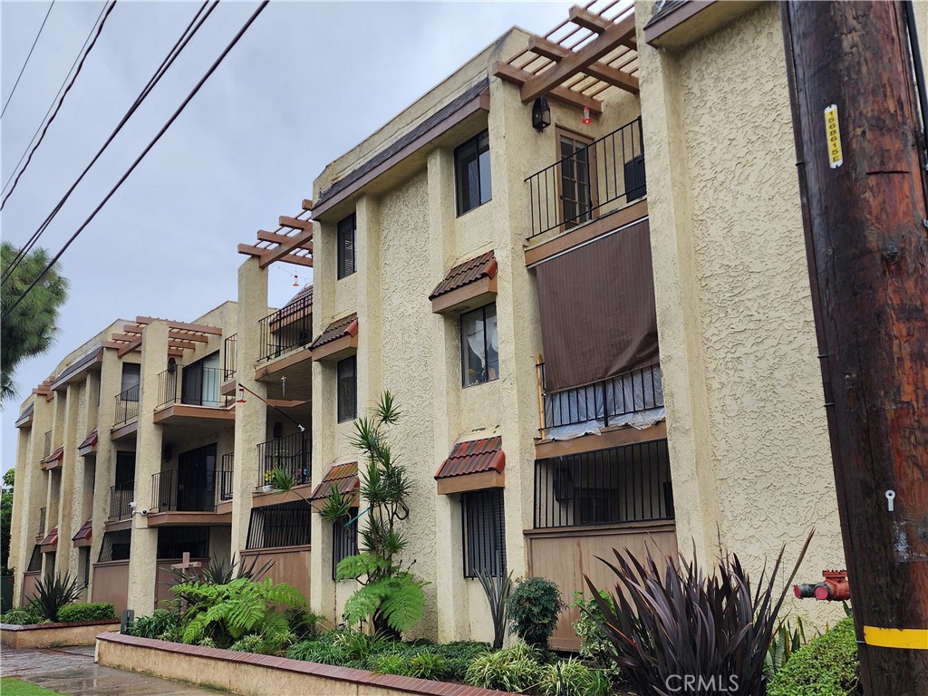 2722 East 20th St Unit 304  