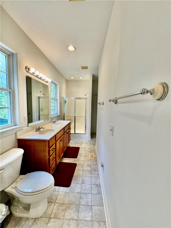 169 Warbranch Road Central, SC 29630 - Photo 9 of 23 Master Bath