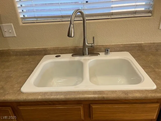 $1,780 | 7078 Glacier River Avenue, Las Vegas, NV 89113